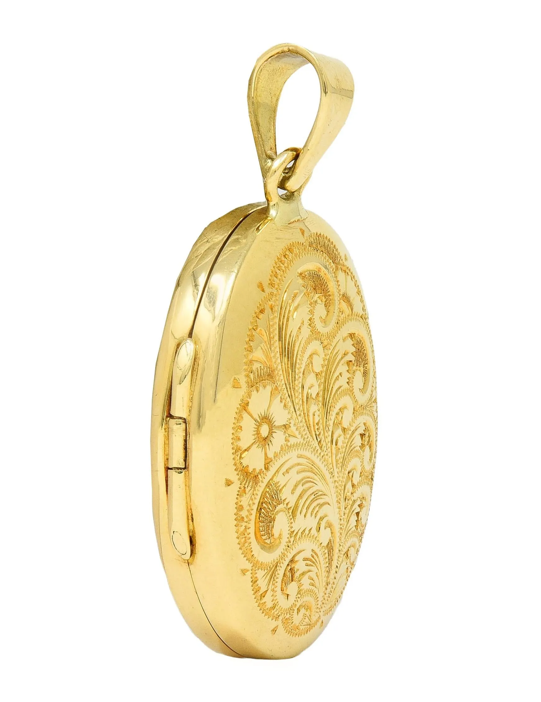 1993 Victorian Revival British 18 Karat Yellow Gold Vintage Floral Locket Pendant