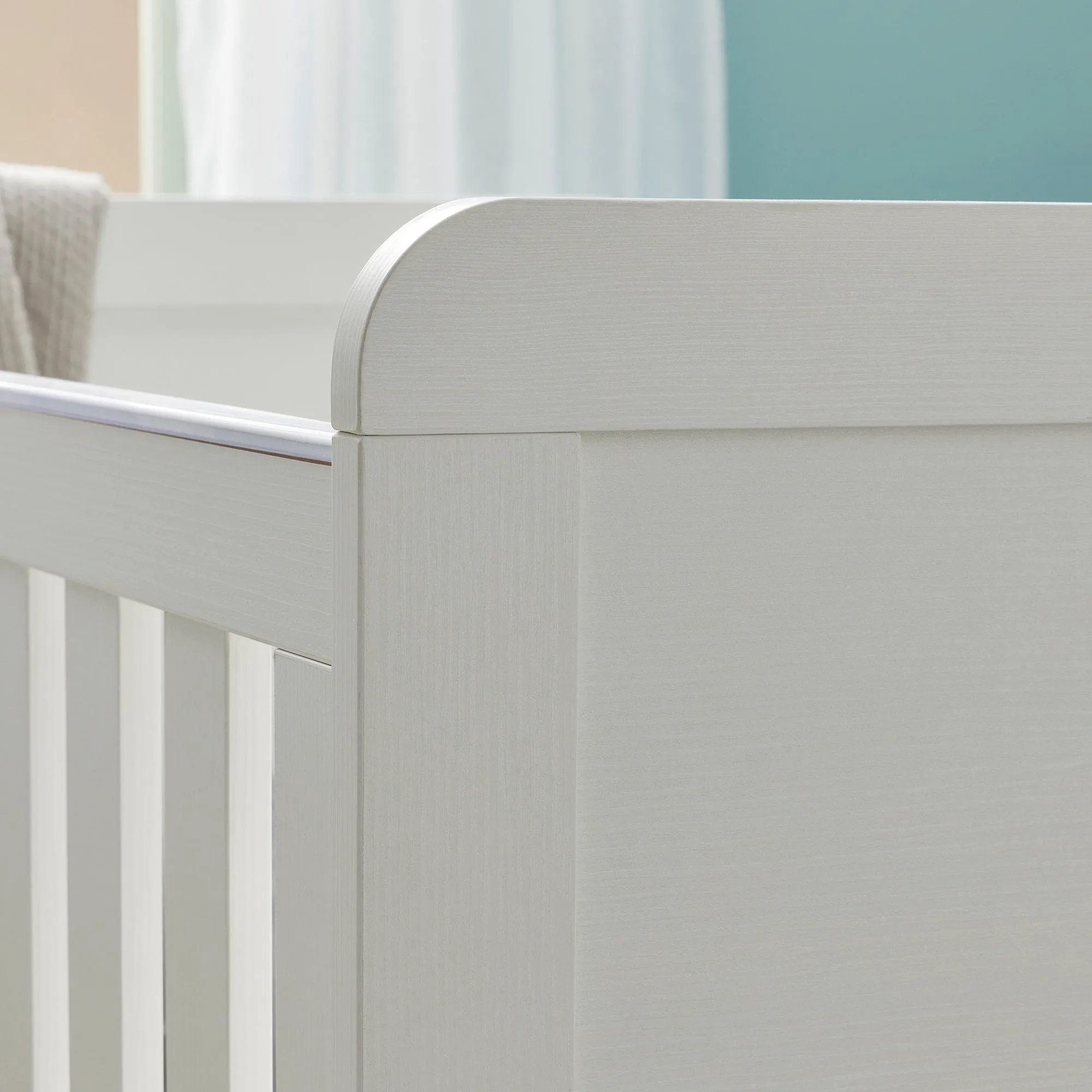 Babymore Caro Cot Bed - White Wash