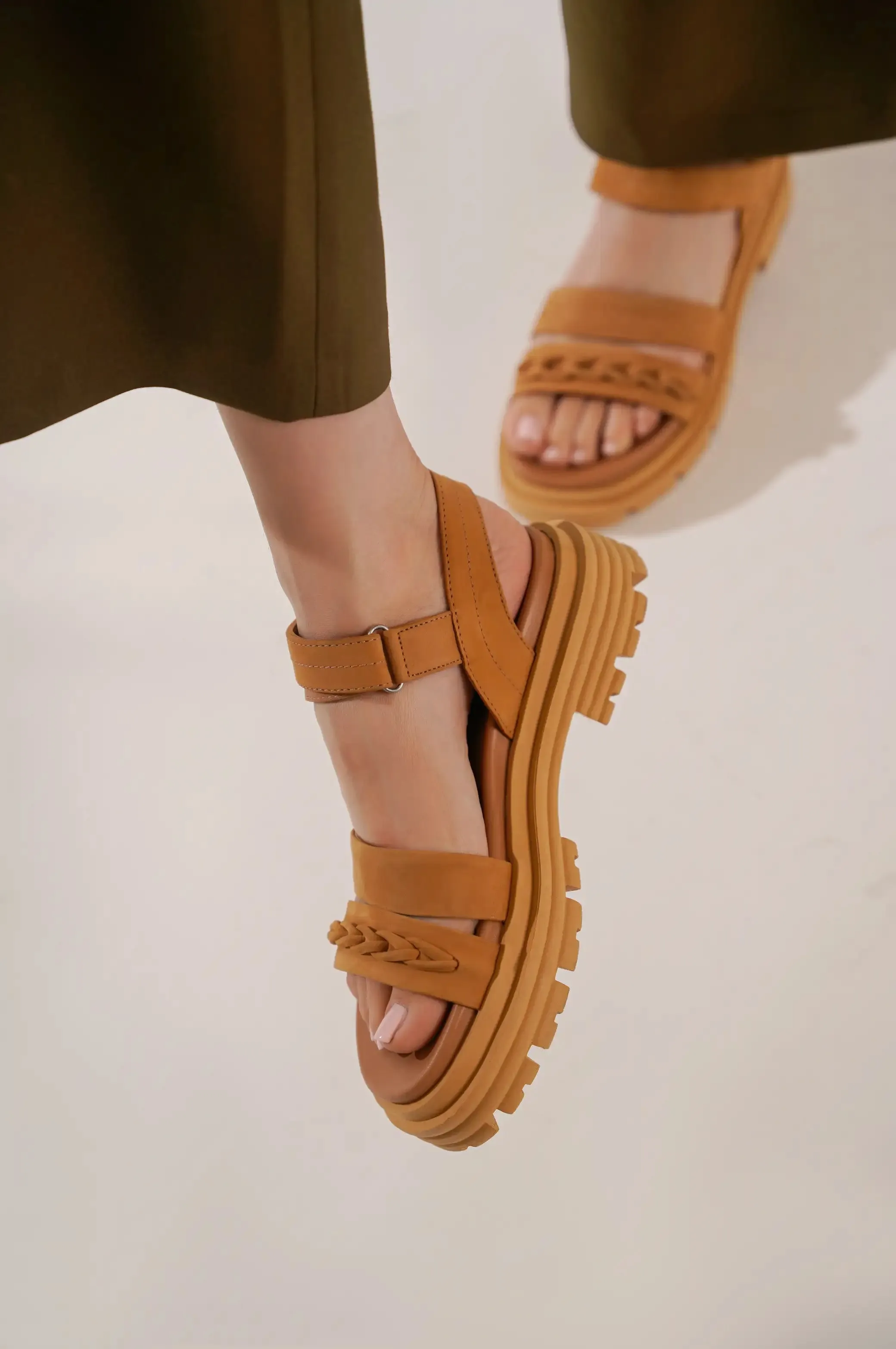 CHUNKY SANDALS