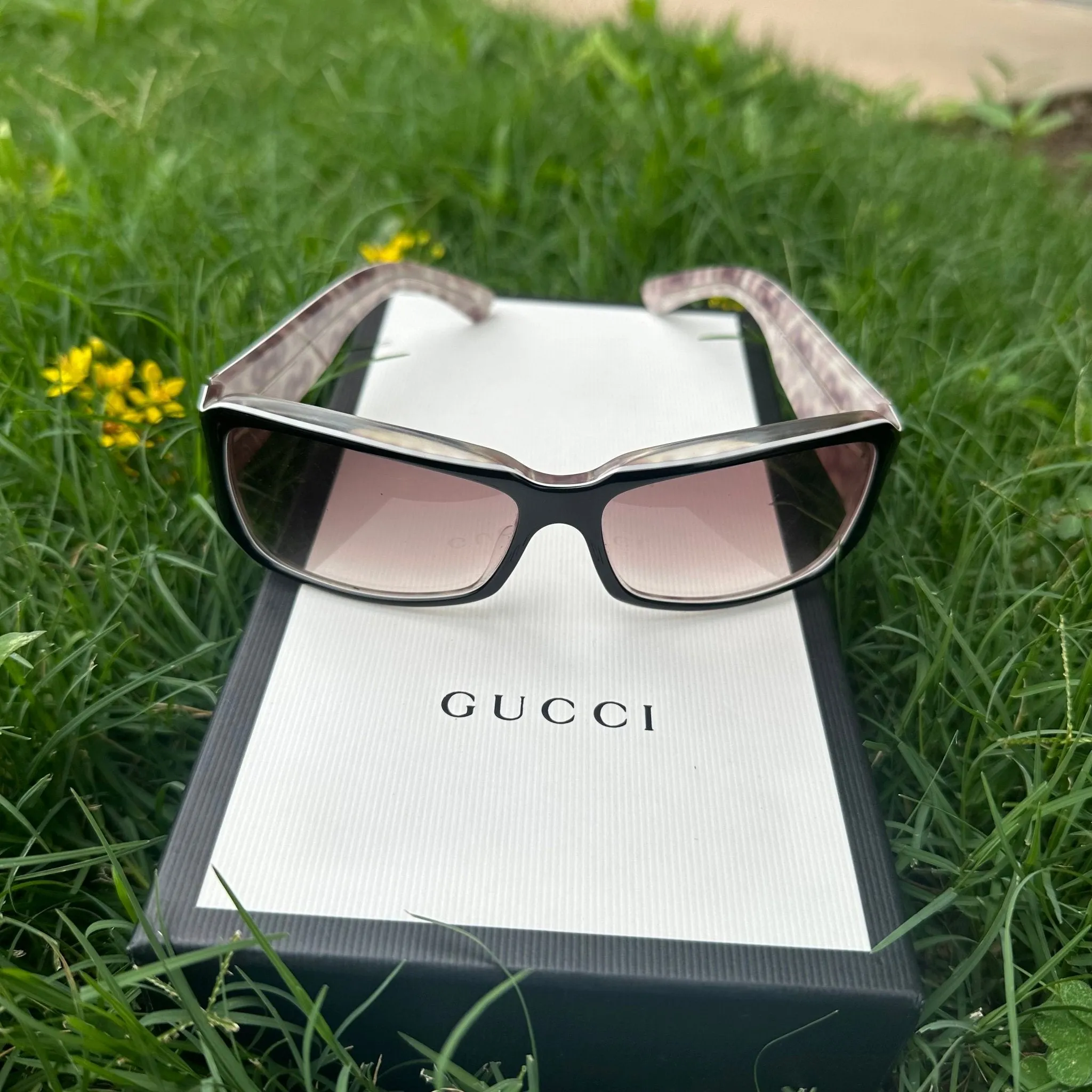 GUCCI Black Horsebit Sunglasses