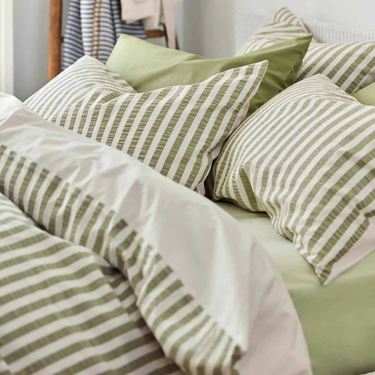 Pear Seersucker Stripe Cotton Pillowcases (Pair)